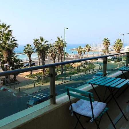 Sea View Apartment Prime Location On The Beach Тель-Авів Екстер'єр фото