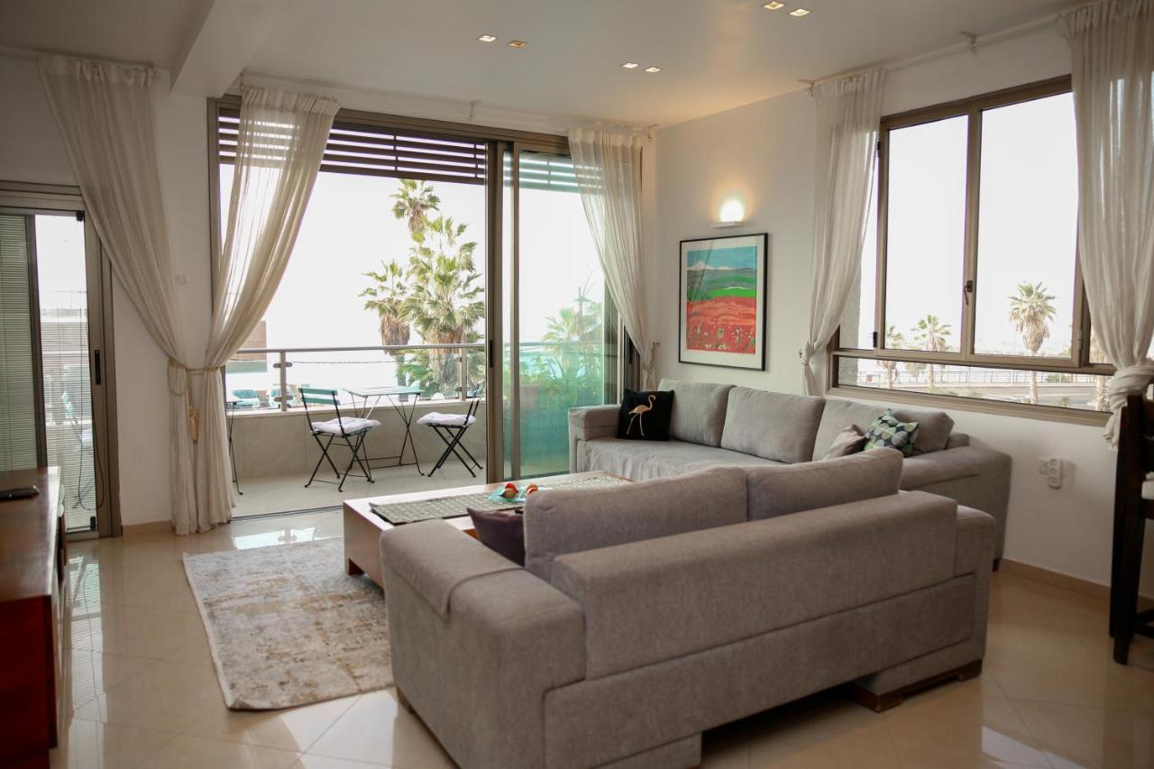 Sea View Apartment Prime Location On The Beach Тель-Авів Екстер'єр фото
