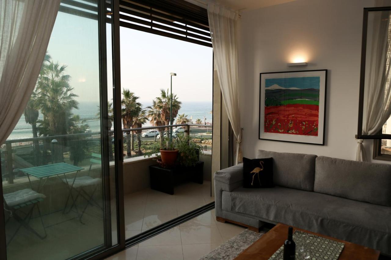 Sea View Apartment Prime Location On The Beach Тель-Авів Екстер'єр фото