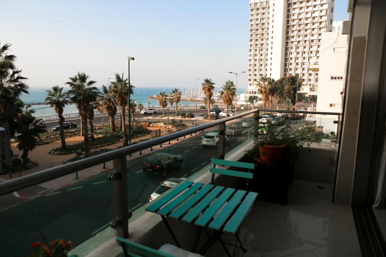 Sea View Apartment Prime Location On The Beach Тель-Авів Екстер'єр фото
